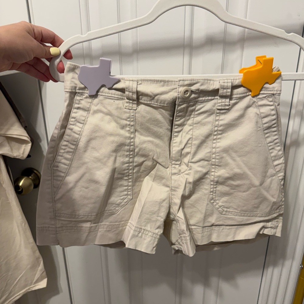 Old Navy Women's Tan Cargo Shorts